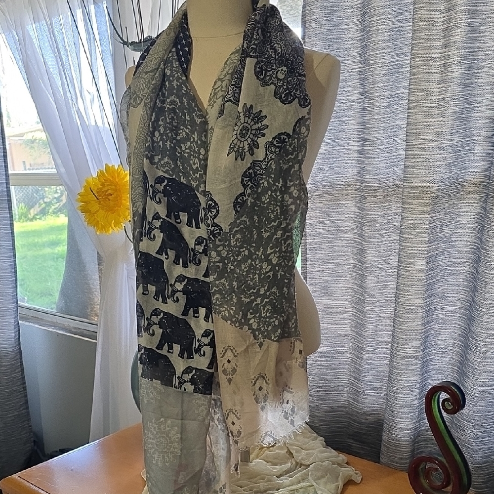 Lightweight Elephant Print Grey & Cream Scarf Wrap